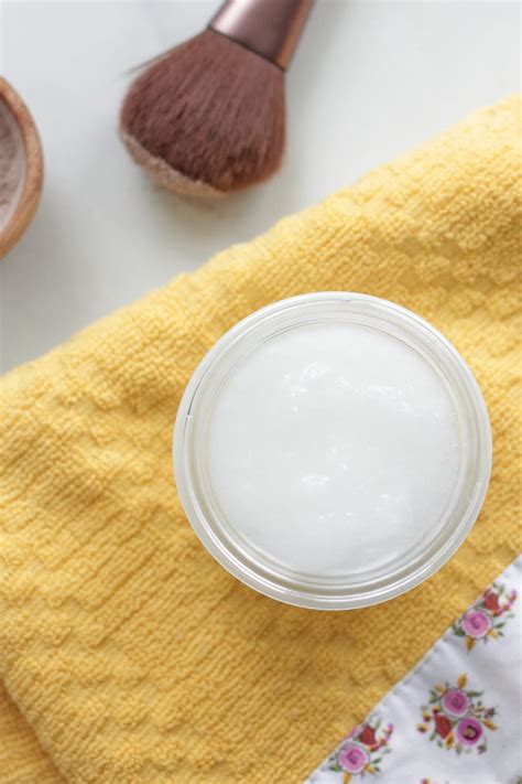 Simplest Homemade Moisturizer (& 13 Moisturizers) - Live Simply