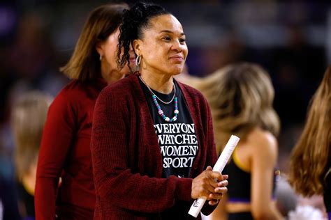 South Carolina Women S Head Basketball Coach Dawn Staley Causes Stir