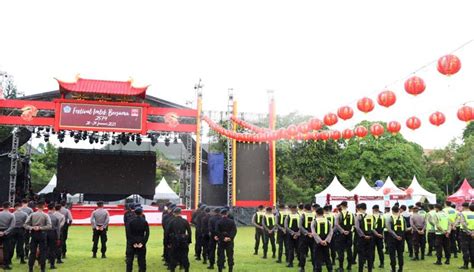 Nusabali Personel Gabungan Amankan Festival Imlek Bersama