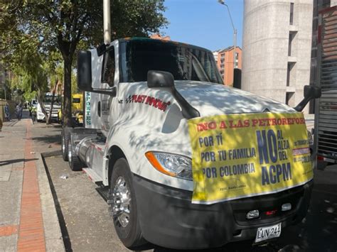 Transportadores Protestan Por Alza Del Acpm Alertan Desabastecimiento Rcn Radio