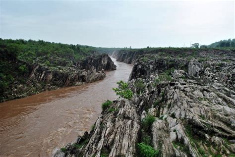 √ River Narmada Valley