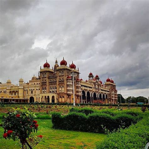 D A Nublado En El Palacio Real De Mysore Karnataka India Elpalacio Real