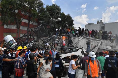 Rescue - Major earthquake hits Mexico - Pictures - CBS News