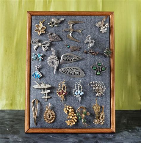 How To Make A Brooch Frame Brooch Display Jewelry Display Cards