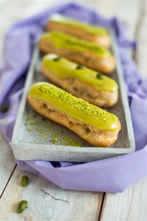 Pistazien Éclairs ein Vorgeschmack auf das neue Backbuch Rezept