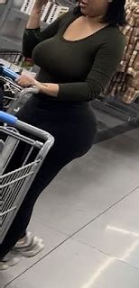 Hermosa Latina Madura En Calzas Entalladas Mujeres Bellas En La Calle