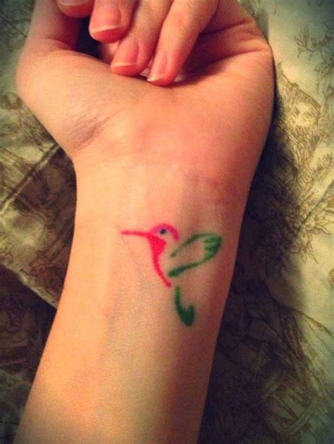 Med Tech Запись со стены Wrist tattoos Hummingbird tattoo