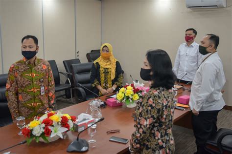 Sekretariat Kabinet Republik Indonesia Deputi Dkk Penerjemah Harus