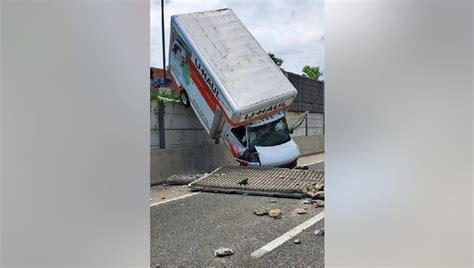 Oops U Haul Driver Crashes On Beltway Ramp Fox 5 Dc