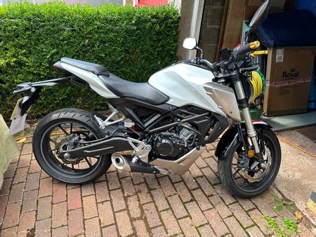 Honda Honda Cb R Naked Petrol Manual Bhp Cc Occasion Le Parking