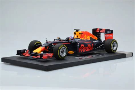 F Red Bull Racing Tag Heuer Rb D Ricciardo Minichamps