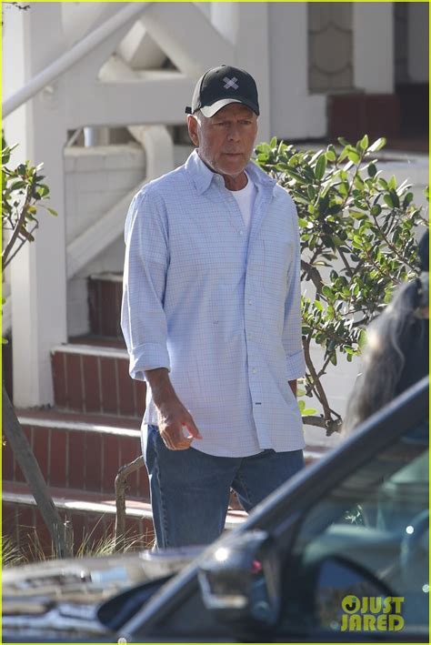 Bruce Willis Meets Up with Friends for Breakfast in Santa Monica: Photo ...