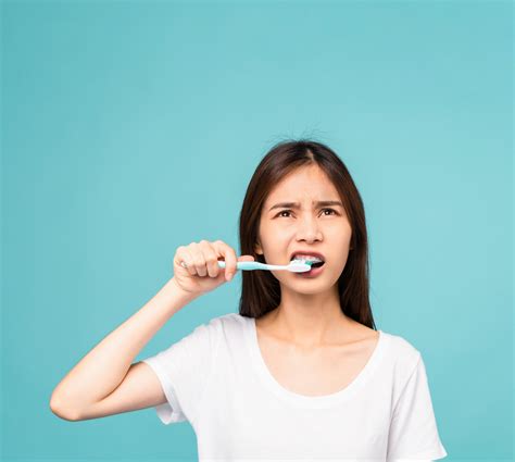 how to toothbrush with braces 4