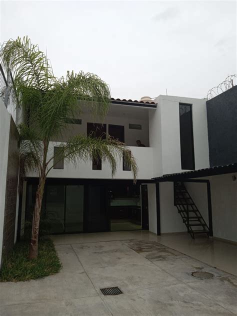 Venta Casa En Jardines De La Barranca Guadalajara Jalisco Icasas Mx