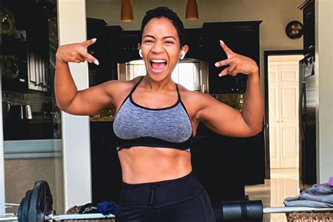 Agent Sascos Wife Nicole Works Out With Her Own Sizzla Dubplate