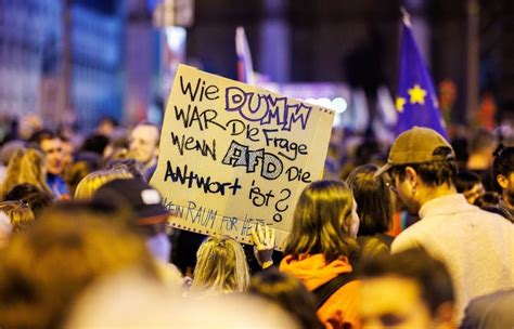 Menschen Setzen In Landshut Ein Zeichen Gegen Rechts