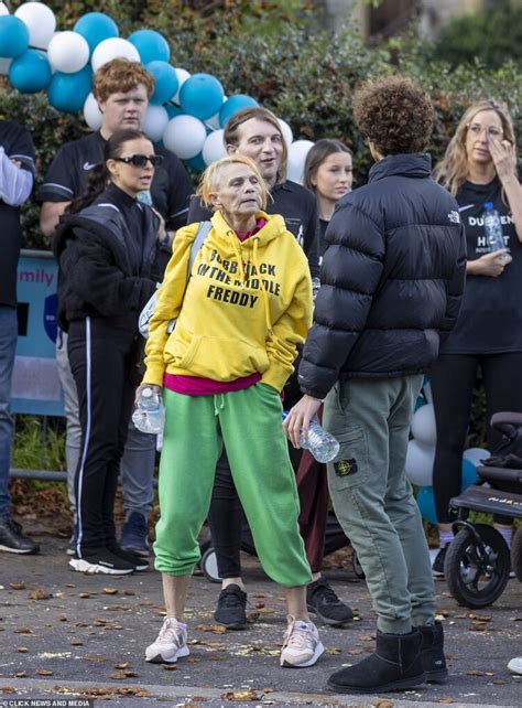 Hot Sexy Jackiey Budden Bikini Pics