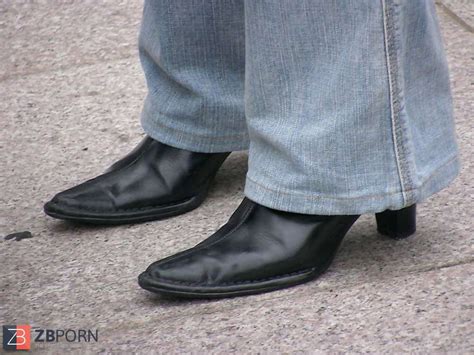 Japanese Candids Soles On The Street ZB Porn