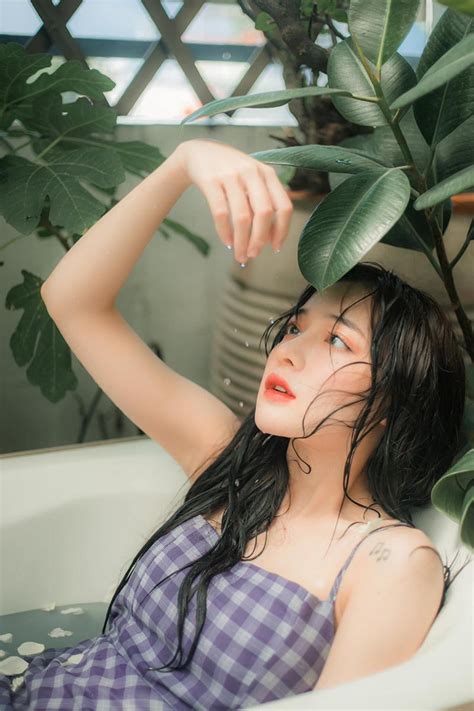 Hot girl giống diễn viên Hoa ngữ Sẽ không là bản sao của ai đó Báo Dân trí