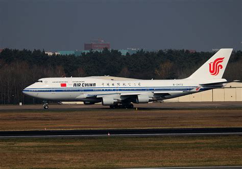 Air China B 747 4j6 B 2472 Auf Dem Weg Zum Start In Berlin Tegel Am 29