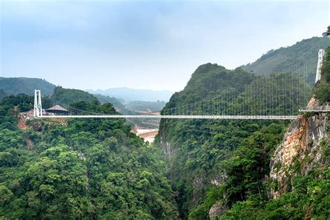 Bach Long Au Vietnam Le Pont En Verre Le Plus Long Du Monde