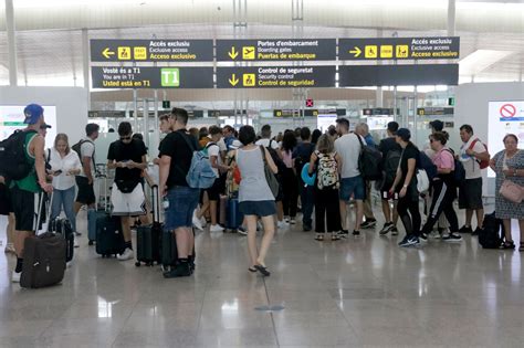 Problemas en el aeropuerto de El Prat por un fallo informático global