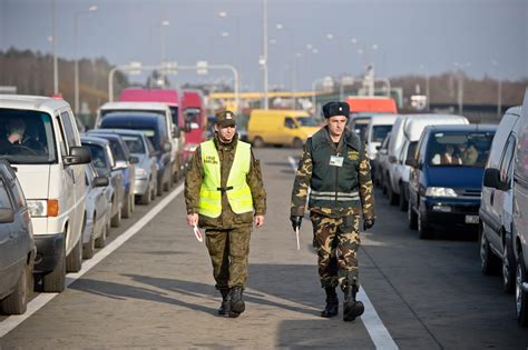 Granica z Ukrainą Jak wygląda ukraińskie przejście graniczne Świat