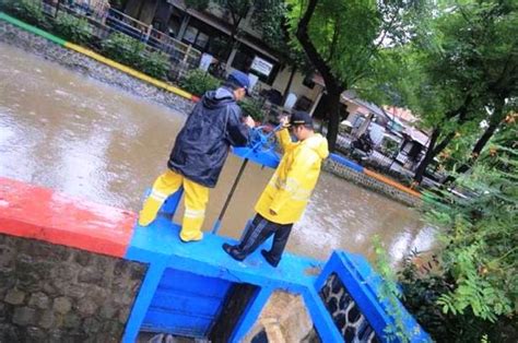 Kurangi Risiko Banjir PUPR Lakukan Rehabilitasi Drainase Portalkota Id