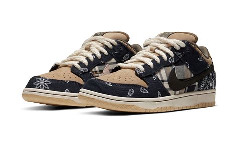 TRAVIS SCOTT x NIKE SB DUNK LOW PRM QS トラビス スコット x ナイキ SB ダンク LOW PRM