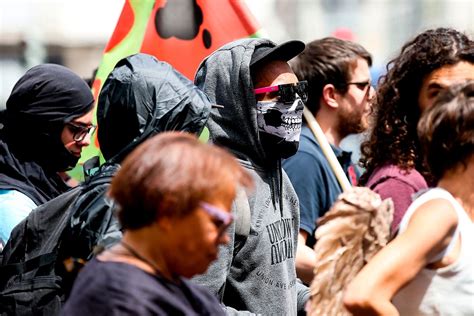 Anti Fascistas E Nazis Manifestam Se Em Lisboa