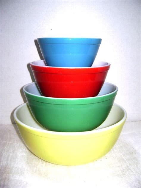 Vintage Pyrex Primary Colors Nesting Mixing Bowls 4 Color