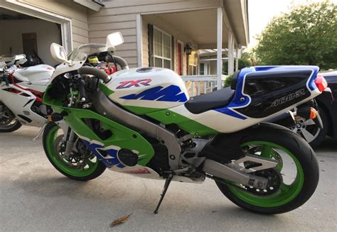 20221231 1994 Kawasaki Zrx400r Left Driveway Rare SportBikesForSale