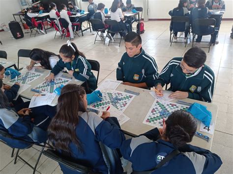 Estudiantes De Secundaria Participan En Los Juegos Deportivos Escolares