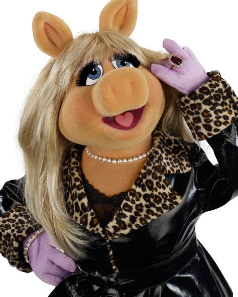 Miss Piggy from the 2011 Muppet Movie Desktop Wallpaper