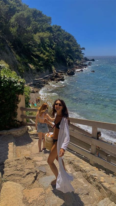 Con gái Pháp cứ diện bikini là mix cùng 3 món này đảm bảo mặc hở thế nào thì trông vẫn sang