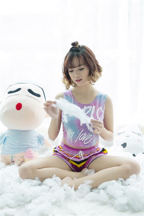 Nh C M T V I B Nh Hot Streamer Mai Linh Vui A C Ng Shin C U B B T Ch