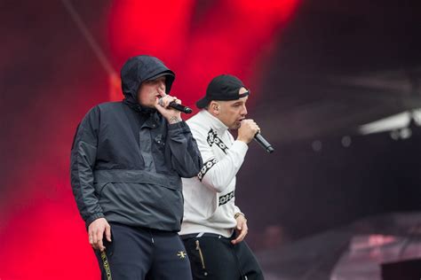 Raf Camora Bonez Mc Blaues Licht Auf Den Spuren Von Eiffel Laut