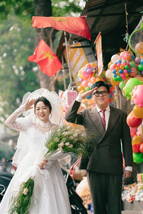 Hot Tiktoker gây sốt với chuyện tình suốt 7 năm chỉ cần em vui là được cùng bộ ảnh cưới dọc