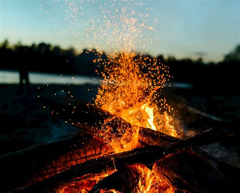 10 Campfire Safety Tips for a Stress Free Camping Trip