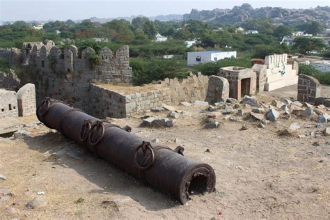 Journeys across Karnataka: Mudgal Fort's North Gate