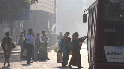 Hindistan N Ba Kenti Yeni Delhi Hava Kirlili I Ile M Cadele Ediyor