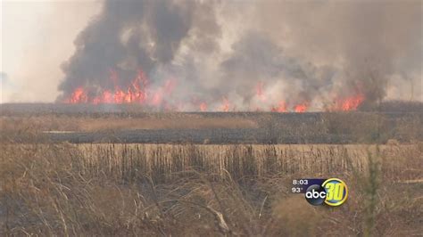 Crews knock down brush fire at Mendota Wildlife Refuge | abc30.com