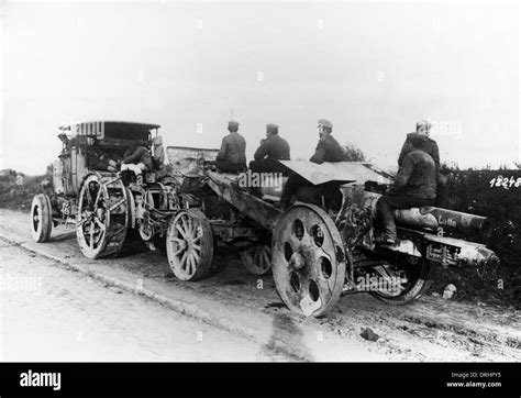 Howitzer and artillery tractor hi-res stock photography and images - Alamy