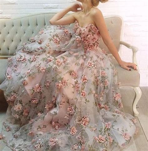 25 Chic Floral Wedding Dresses That Wow Weddingomania