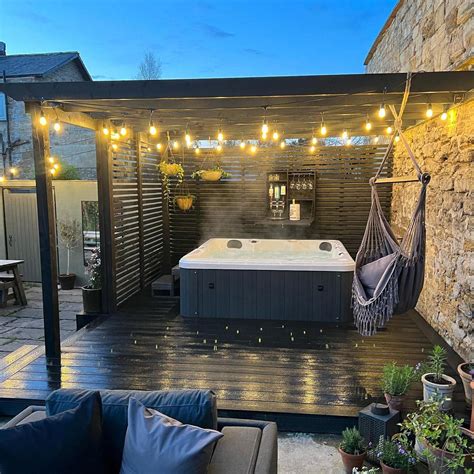 Hot Tub Shelter Ideas For Your Outdoor Jacuzzi