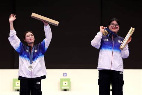 Nữ xạ thủ Hàn Quốc hot rần rần ở Olympic vì thần thái cực ngầu hút triệu view chỉ với một cú