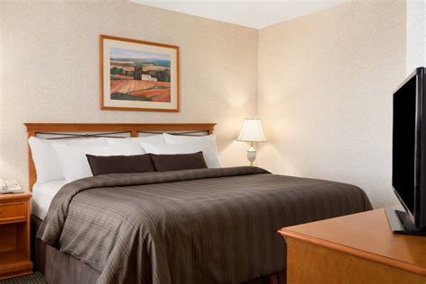 Days Inn by Wyndham Saskatoon | Saskatoon, SK Hotels