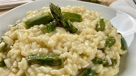 Delicioso Risotto De Esp Rragos Trigueros Con El Toque Cremoso Del