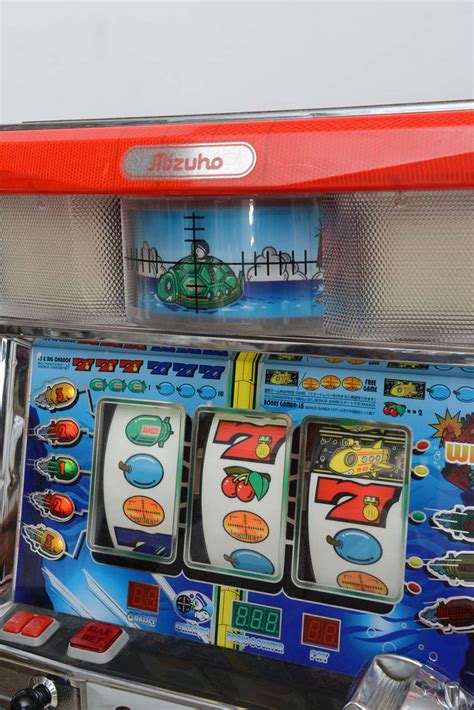 Vintage Japanese Slot Machine at 1stdibs