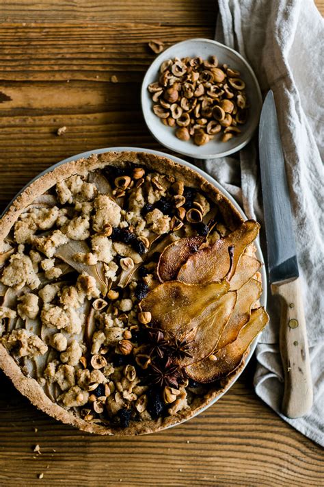 Birnentarte mit Streuseln und Haselnüssen Dreierlei Liebelei